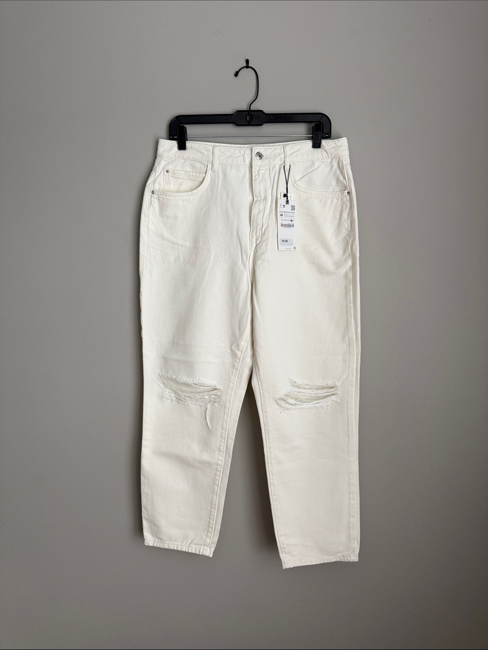 Zara White Distressed High-Waist Jeans, size 12